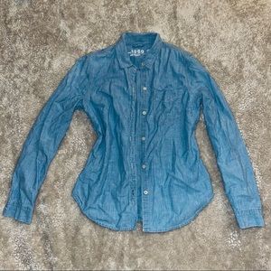 GAP vintage style button up blue denim collar long sleeved shirt small